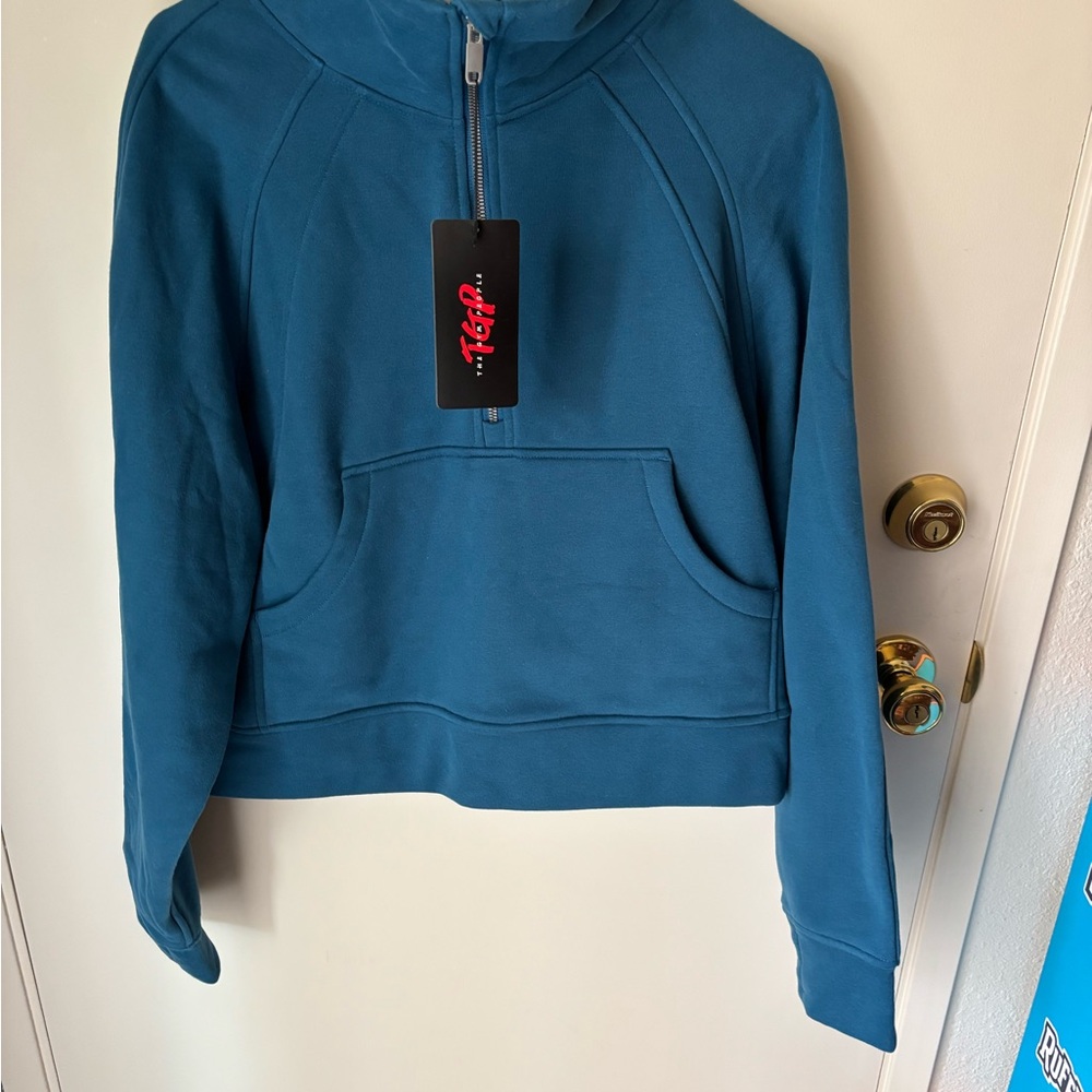 The gym people half zip pullover crop sweatshirt with pockets and thumb holes